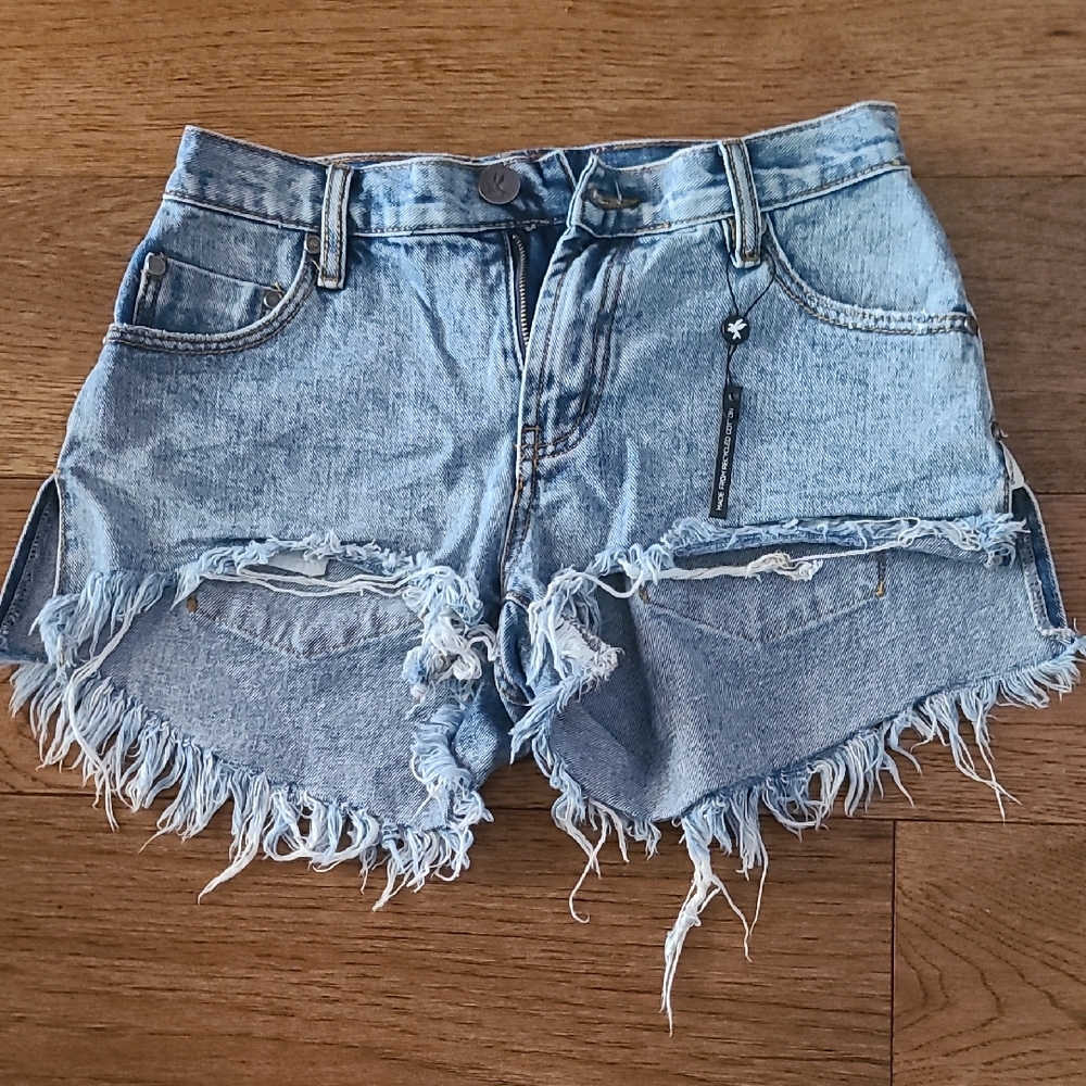 Frayed Hem Light Blue Denim Shorts